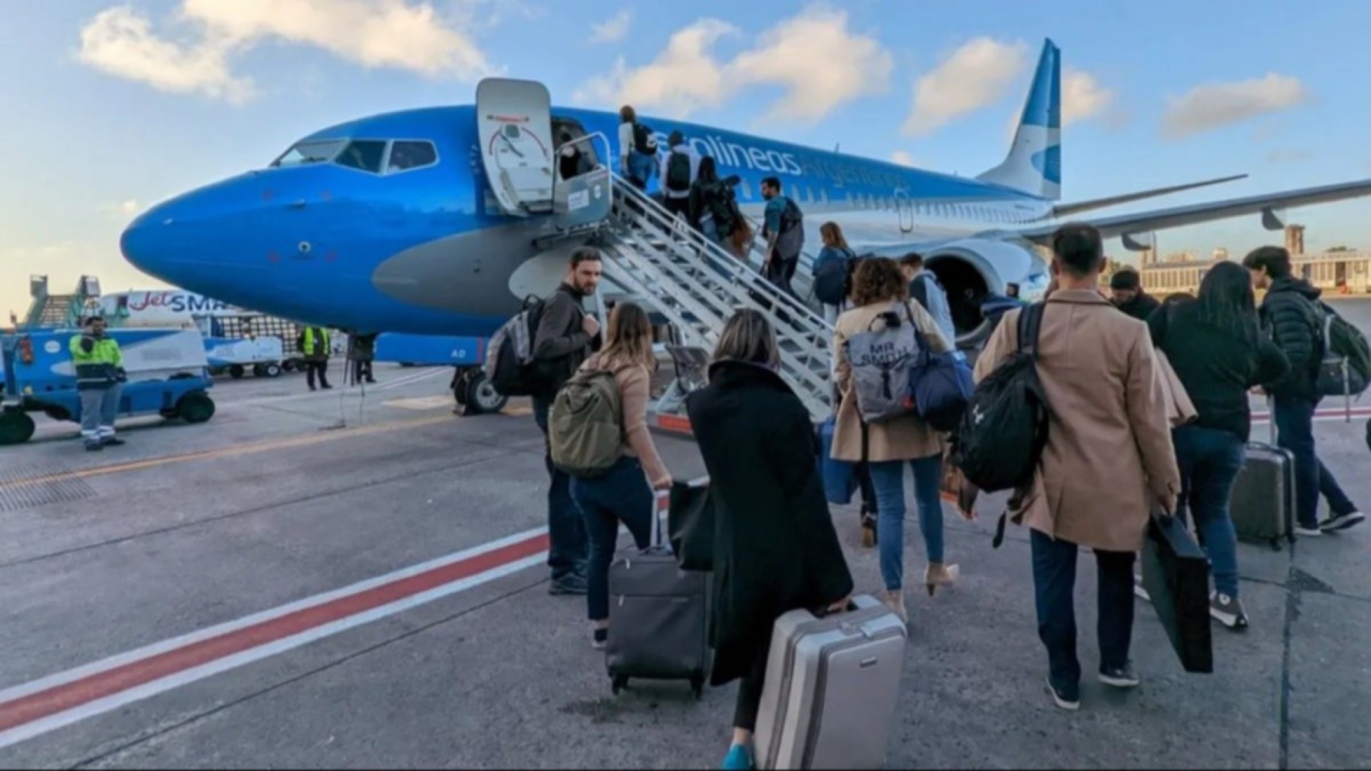 Dictan conciliación obligatoria y Aerolíneas confirmó vuelos para este viernes